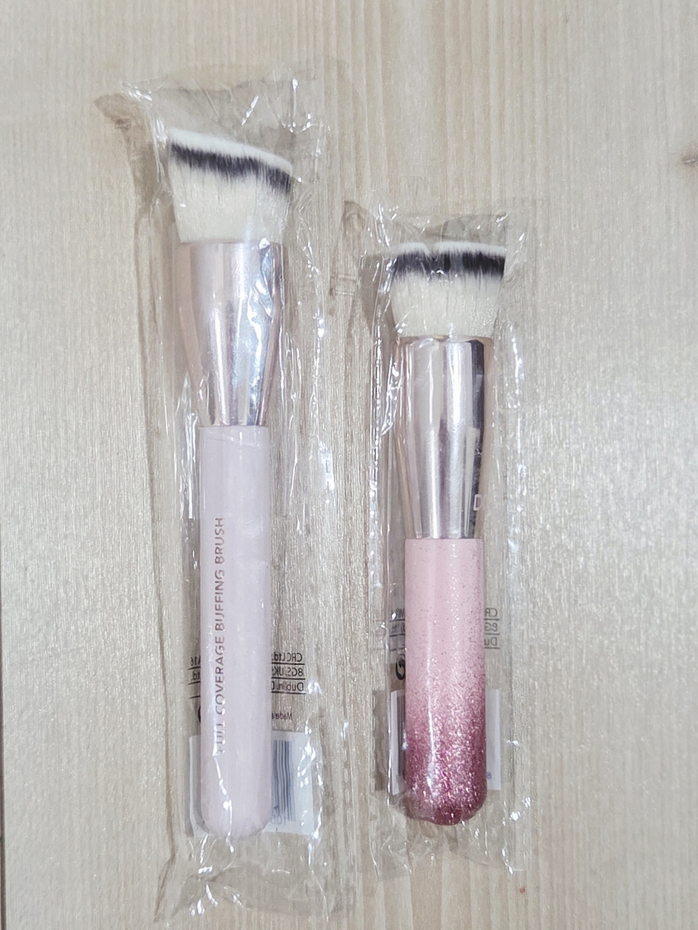 DOLL 20 Angled Powder/Foundation Brush Duo - Women's Makeup